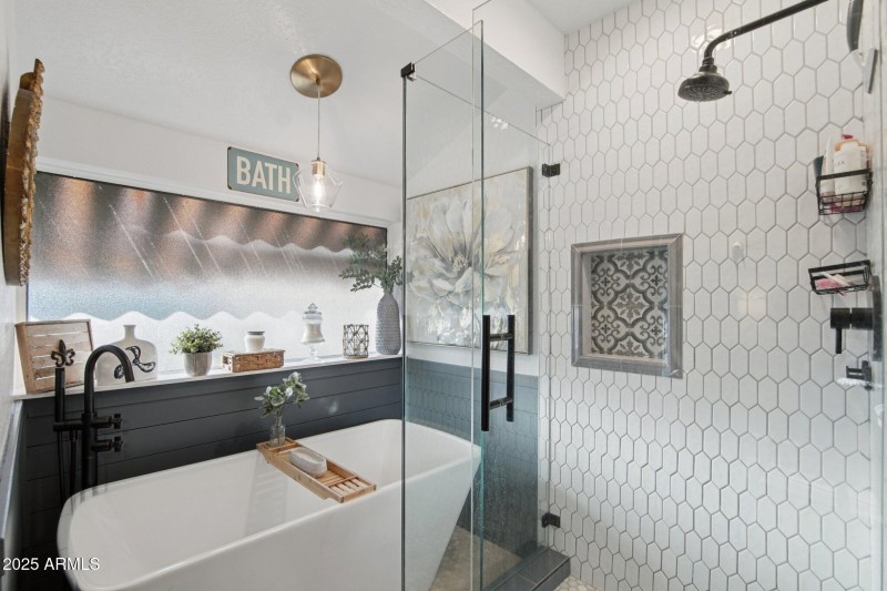 30-web-or-mls-N 62nd St-L2510-030