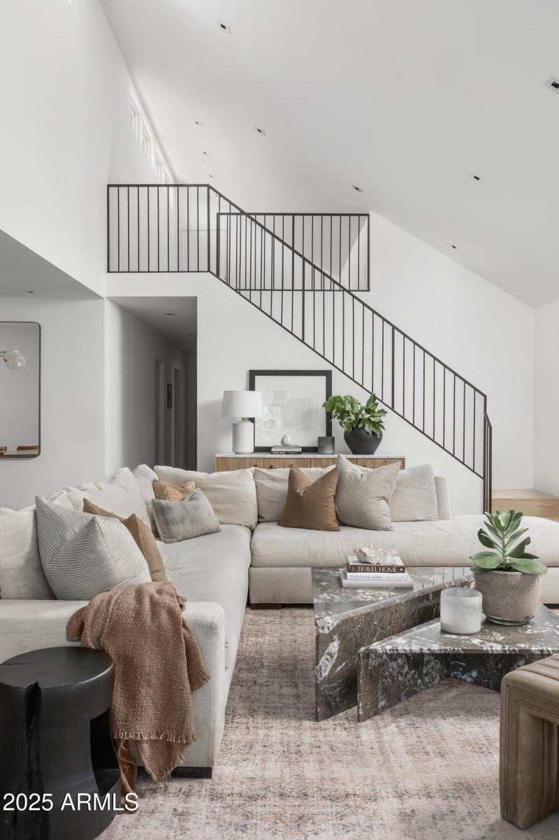 MoreauSedona-GreatRm1