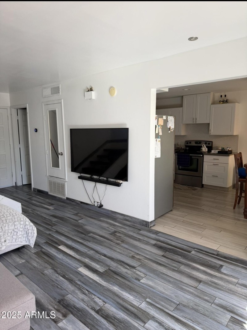 1012 E Highland Avenue