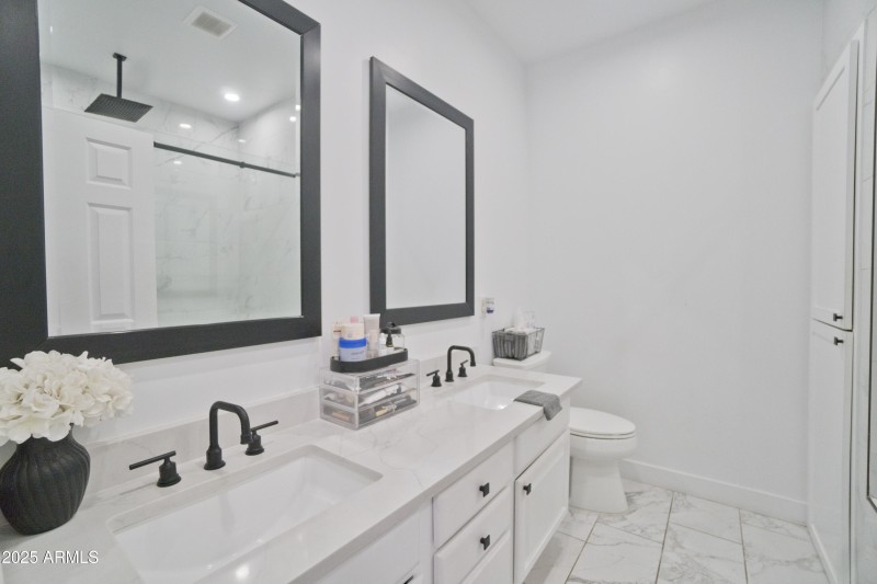 Main Bathroom 1