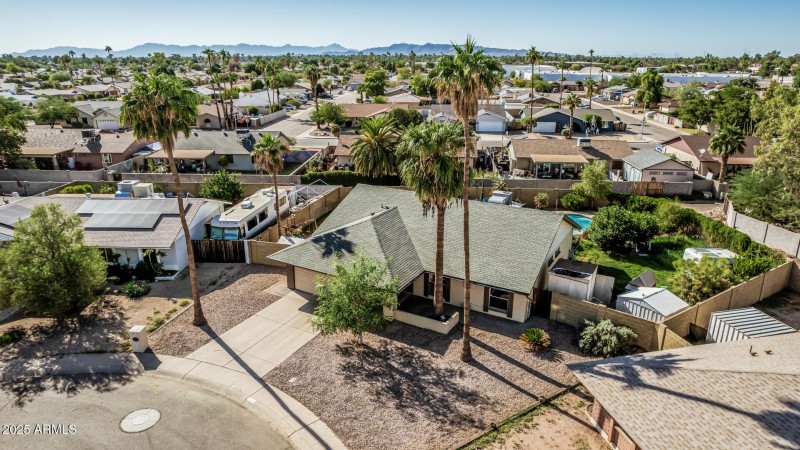 Huge yard, separation from neighbors