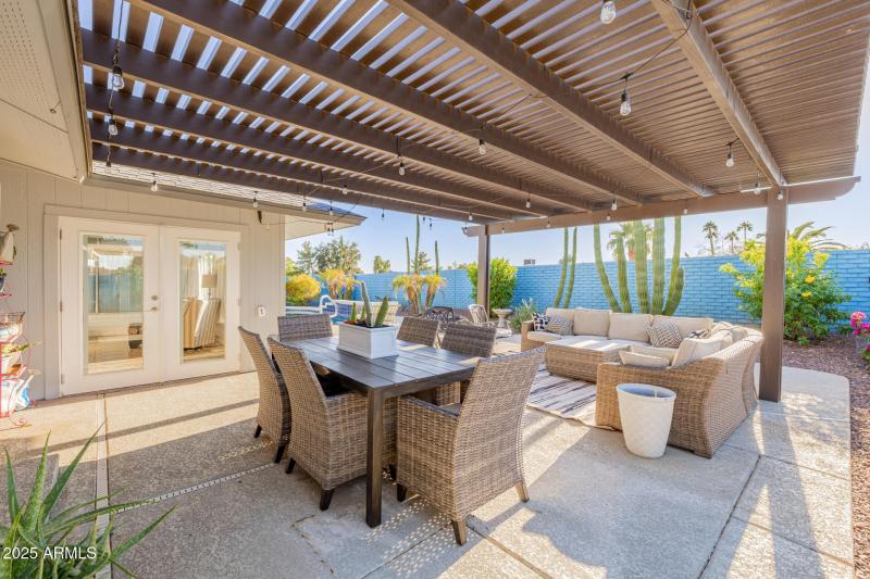 Another view of outdoor dining area