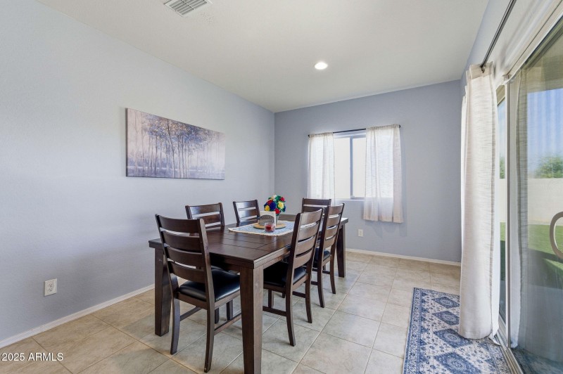 22-web-or-mls-43818 W Acacia Ave-22