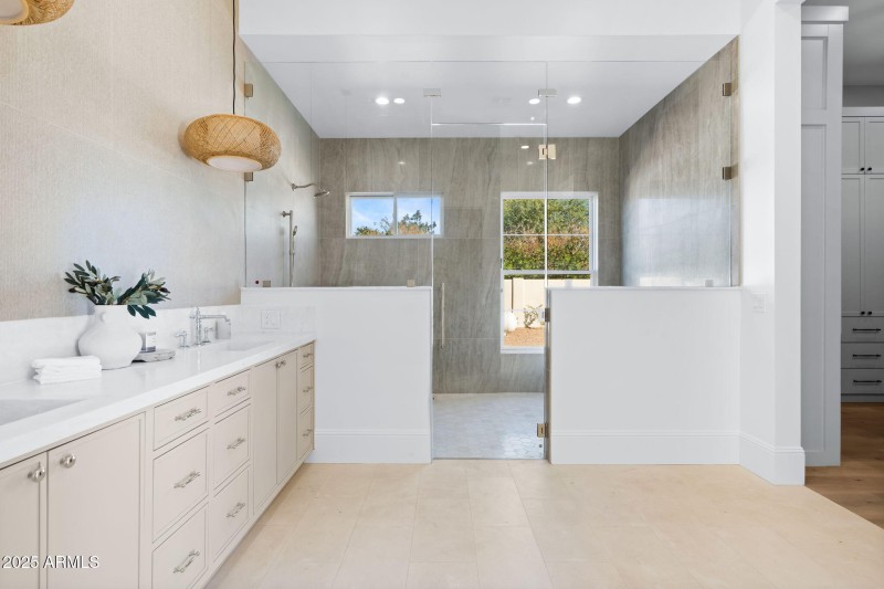 33-web-or-mls-10809-n-82nd-pl