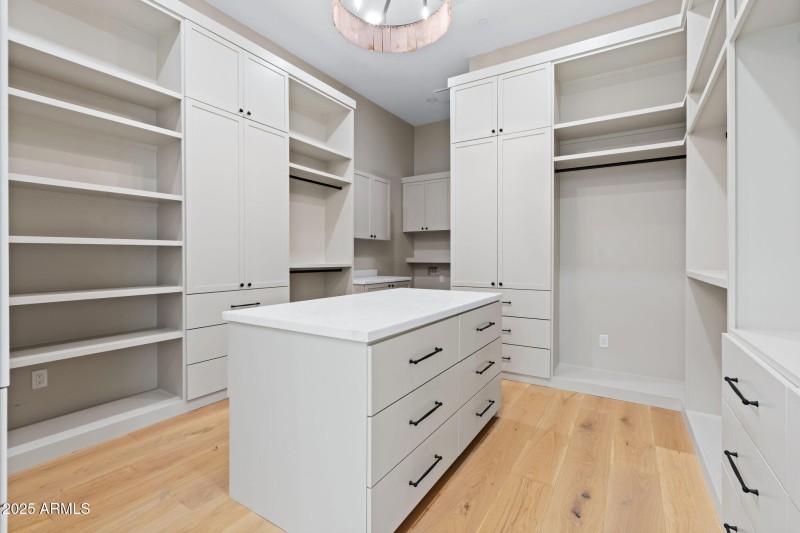 35-web-or-mls-10809-n-82nd-pl