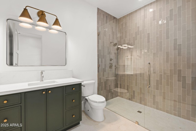 37-web-or-mls-10809-n-82nd-pl