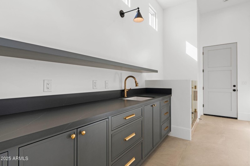 45-web-or-mls-10809-n-82nd-pl