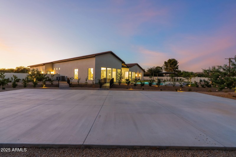 67-web-or-mls-10809-n-82nd-pl