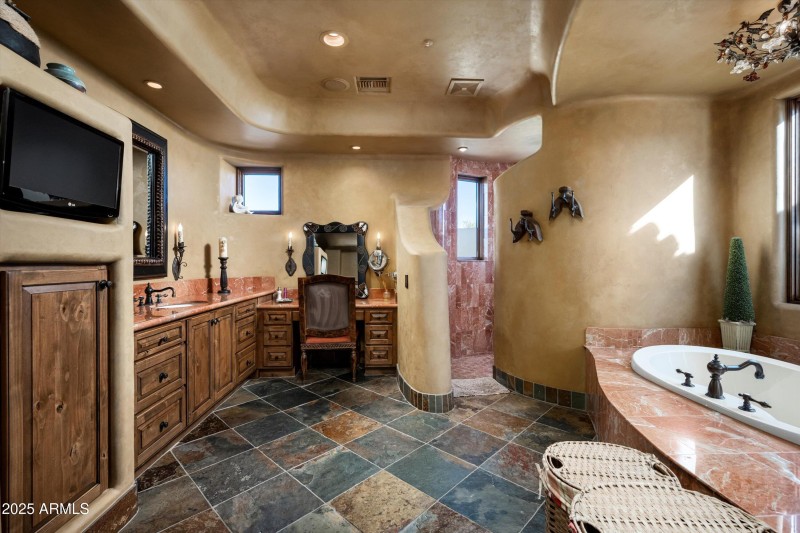 030-8681 E Artisan Pass -32