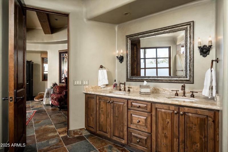 037-8681 E Artisan Pass -39