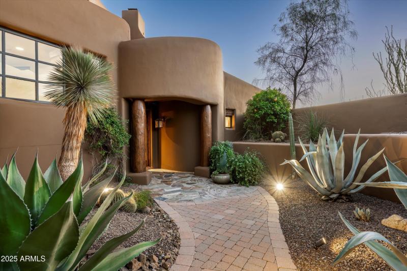 040-8681 E Artisan Pass -42