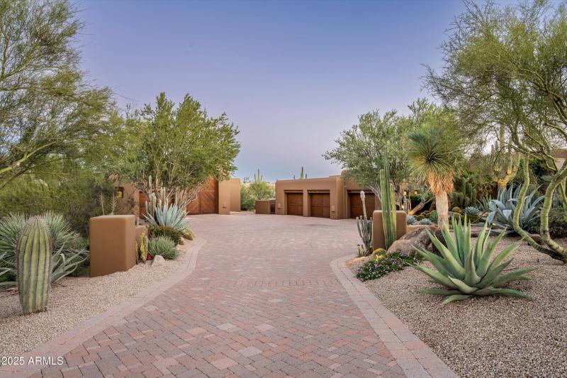 091-8681 E Artisan Pass -84