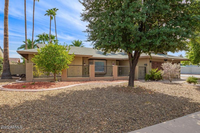 Montebello front yard