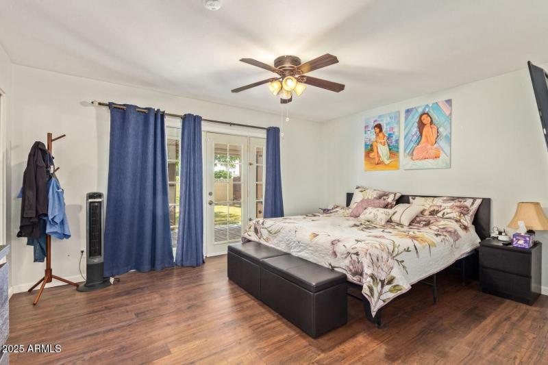 Montebello primary bedroom