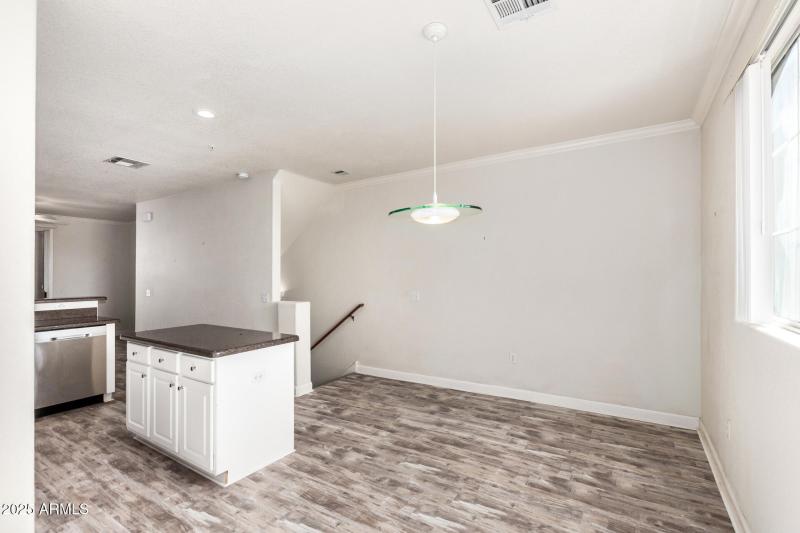 13 - Paradise Village