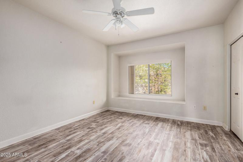 22 - Paradise Village