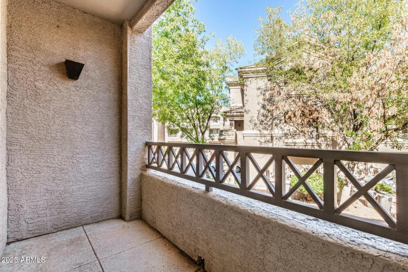 32 - Paradise Village