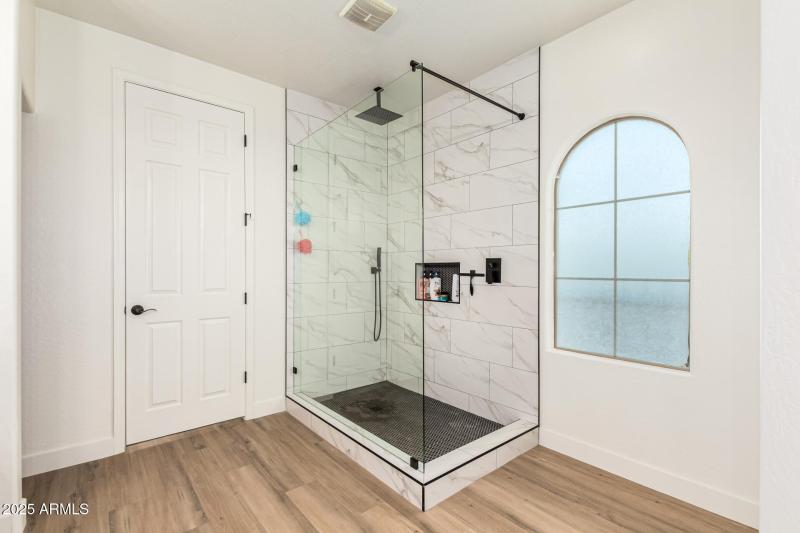 Terrace_Primary_Shower