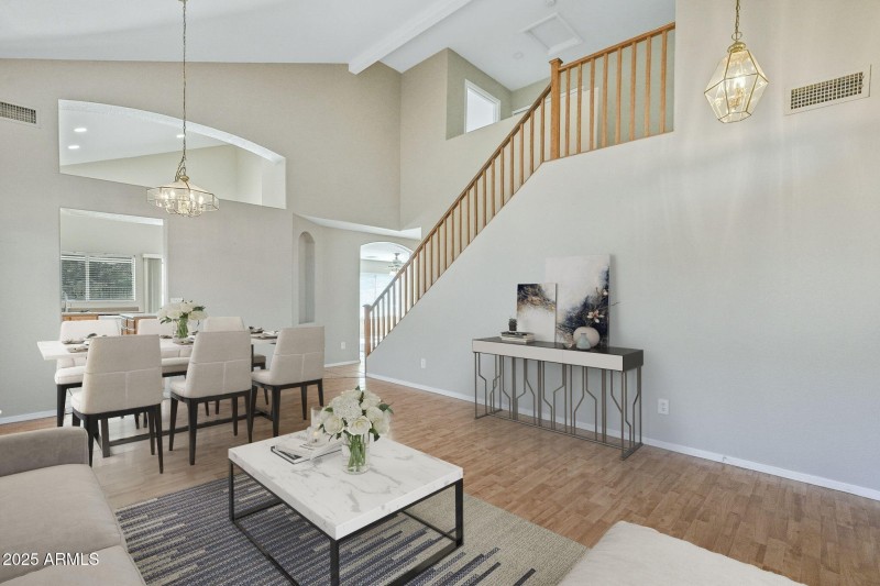 55-web-or-mls-ListerPros-5 (Front Entry