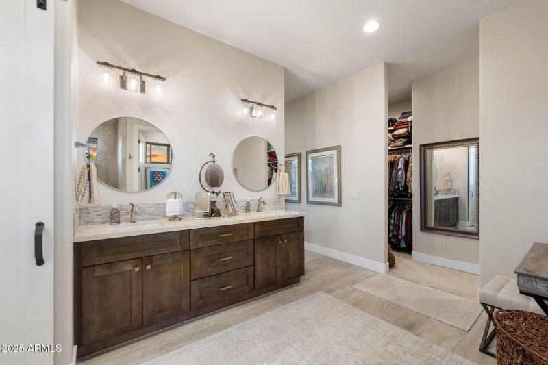 41-Primary Bathroom (5)