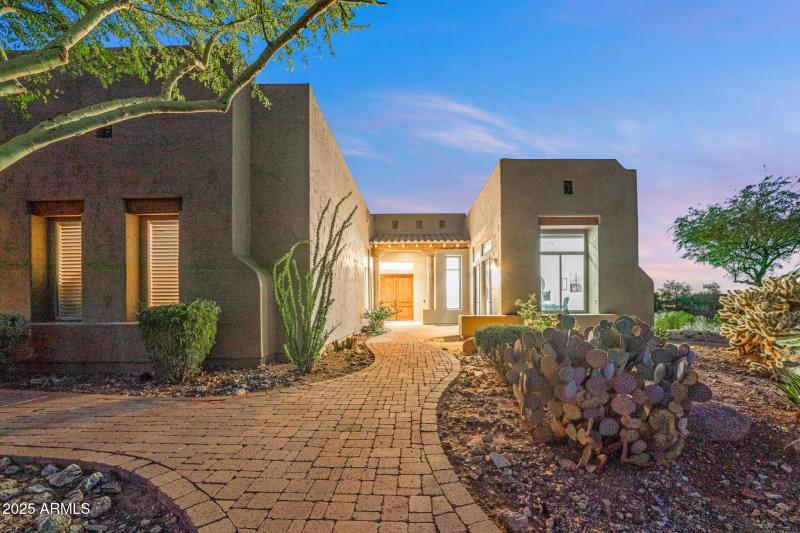 8-web-or-mls-10302 S 16th Ave - MLS Imag