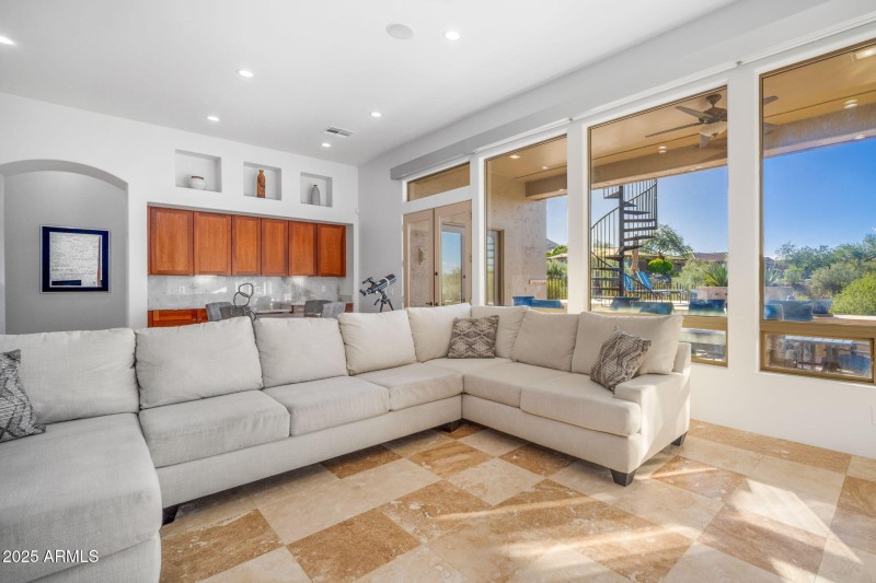 17-web-or-mls-10302 S 16th Ave - MLS Ima