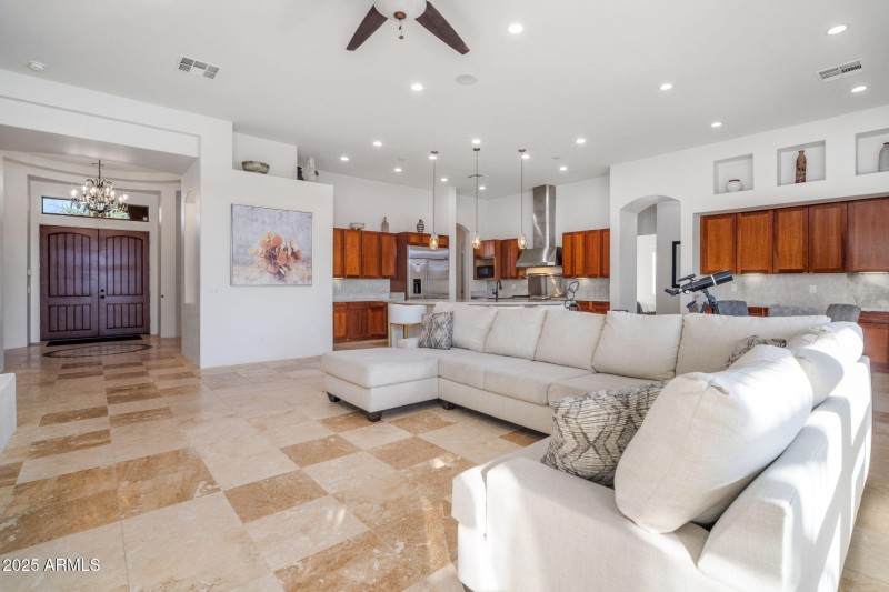 18-web-or-mls-10302 S 16th Ave - MLS Ima