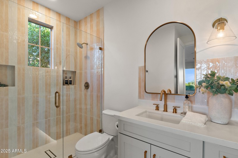 Bath En-Suite