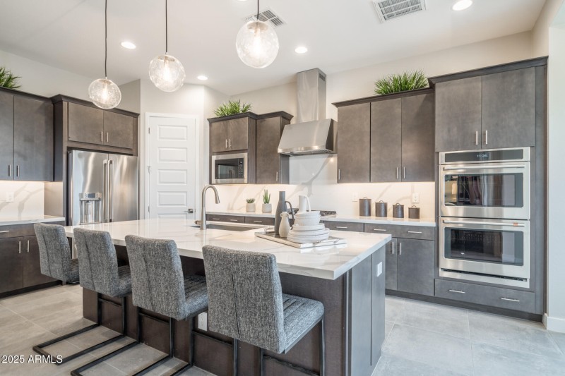 3830 S Gladiolus Circle