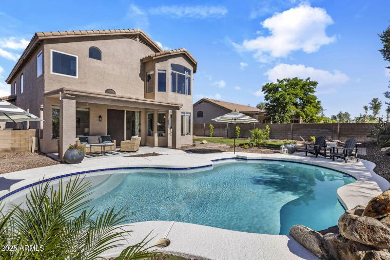 This Space is Ideal for AZ Summers