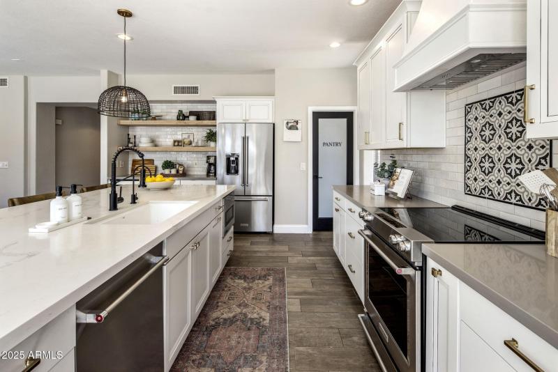 Beautifully Renovated Kitchen