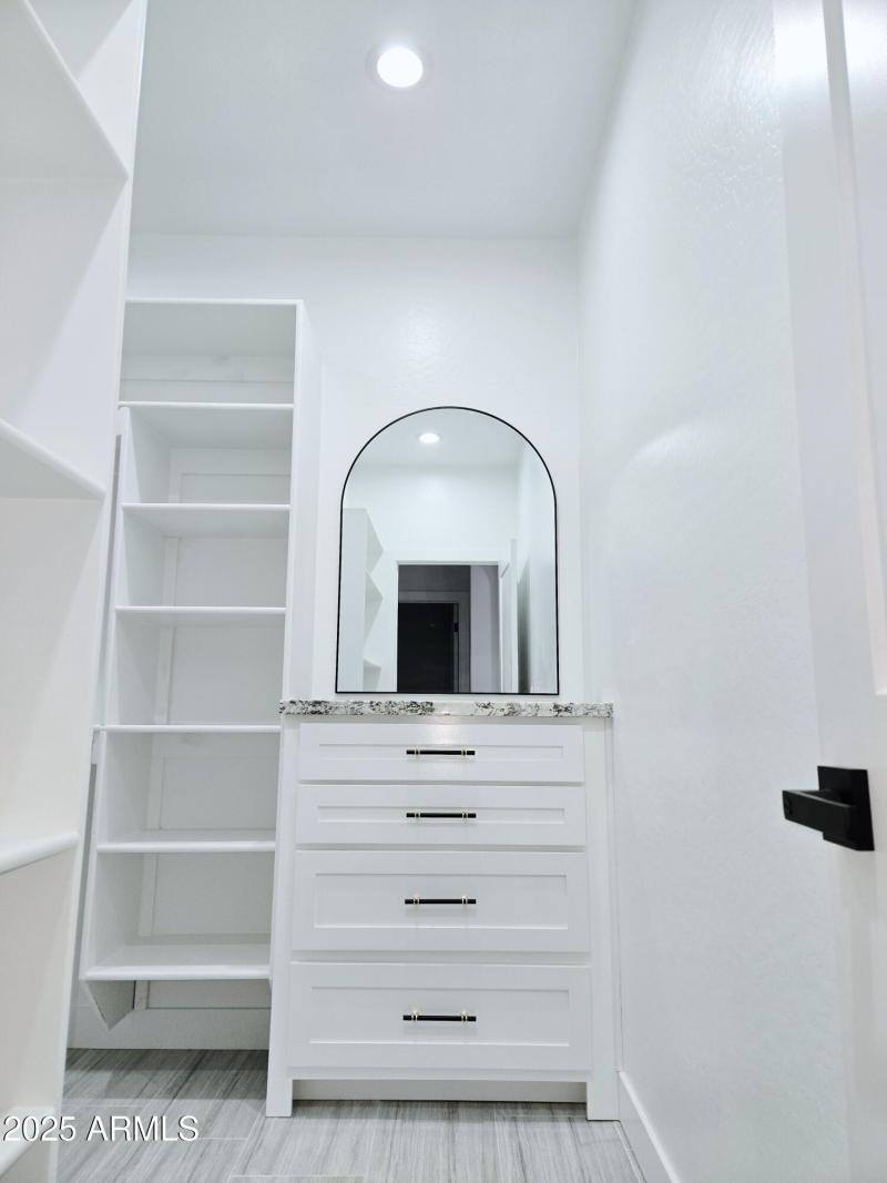 Walk In Closet1