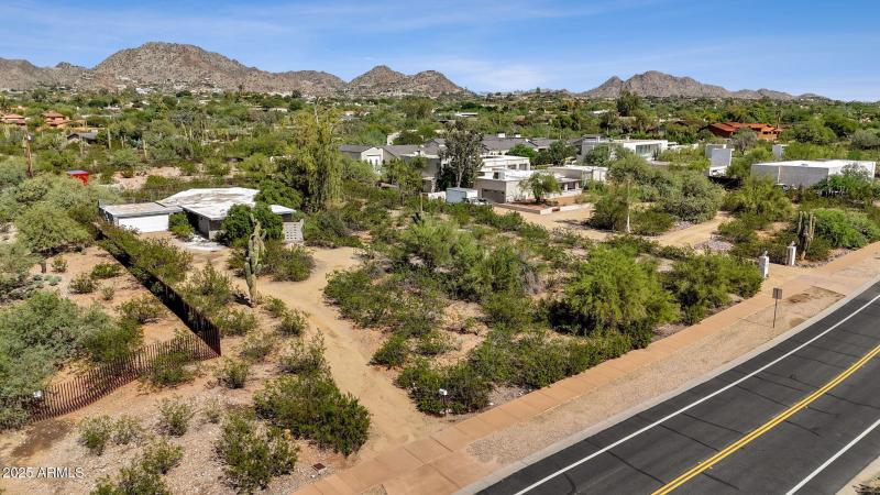 8-web-or-mls-3400-e-stanford-dr