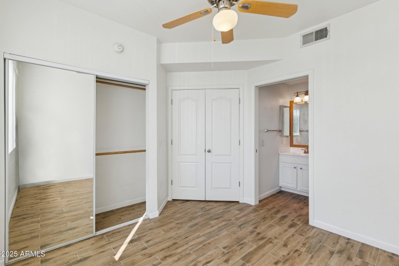 17-web-or-mls-1701-e-colter-st-182