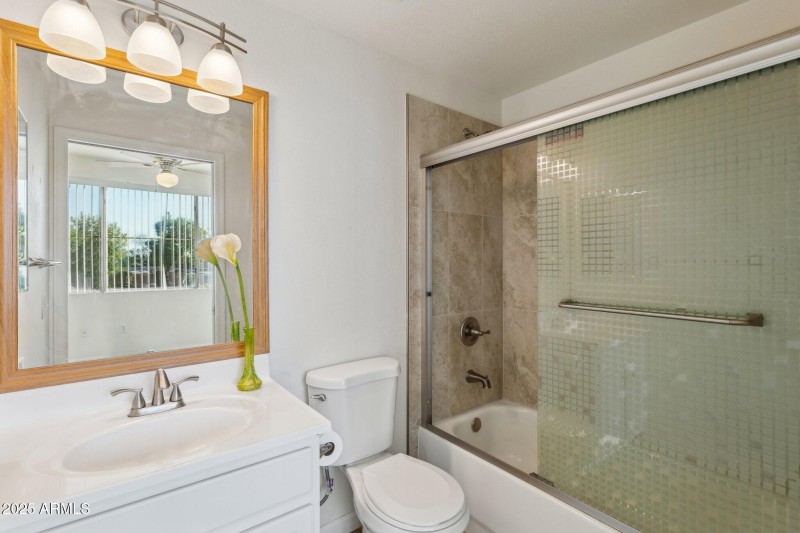 18-web-or-mls-1701-e-colter-st-182