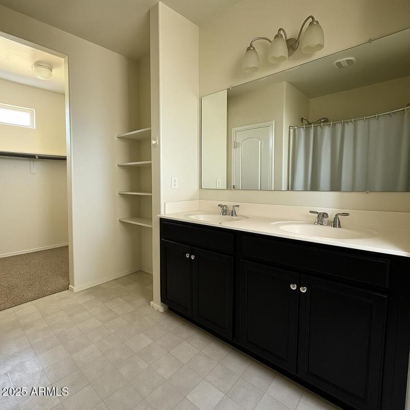 3674FD64-50BB-43EE-A24B-647307DD66D1