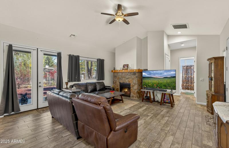 2868 W Highland Meadows Dr