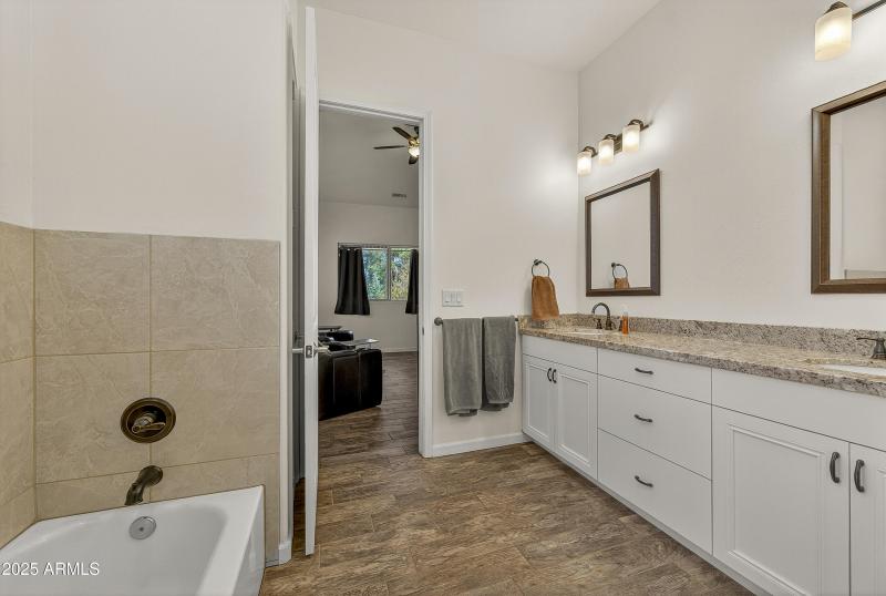 2868 W Highland Meadows Dr