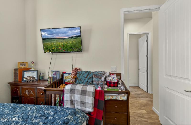 2868 W Highland Meadows Dr