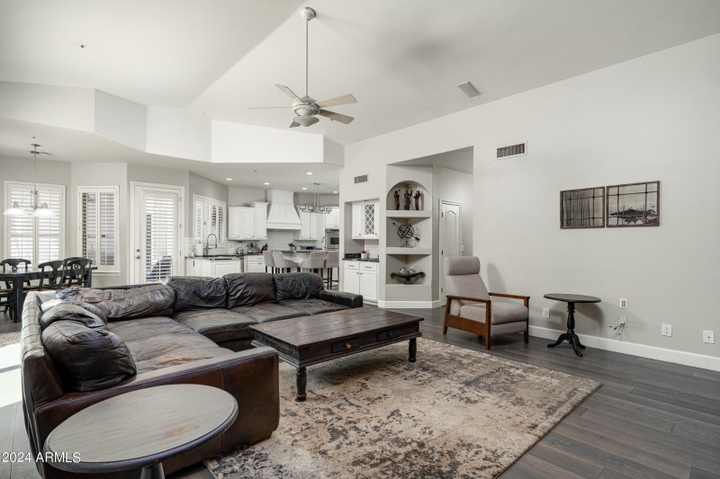 8685 E ASTER Dr (13 of 38)