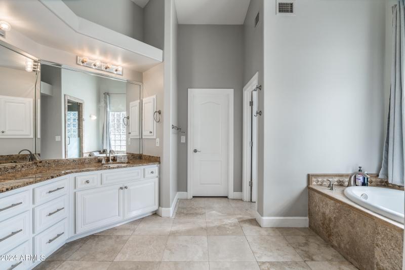 8685 E ASTER Dr (1 of 6)