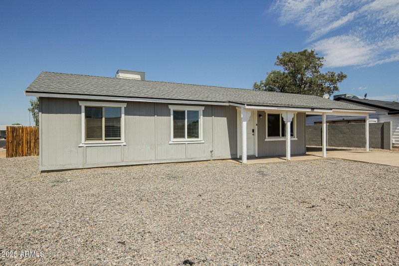 003-photo-front-view-14611835