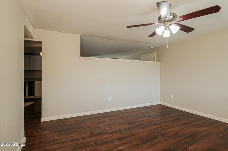 004-photo-living-room-14611836