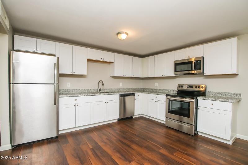 002-photo-kitchen-14906788