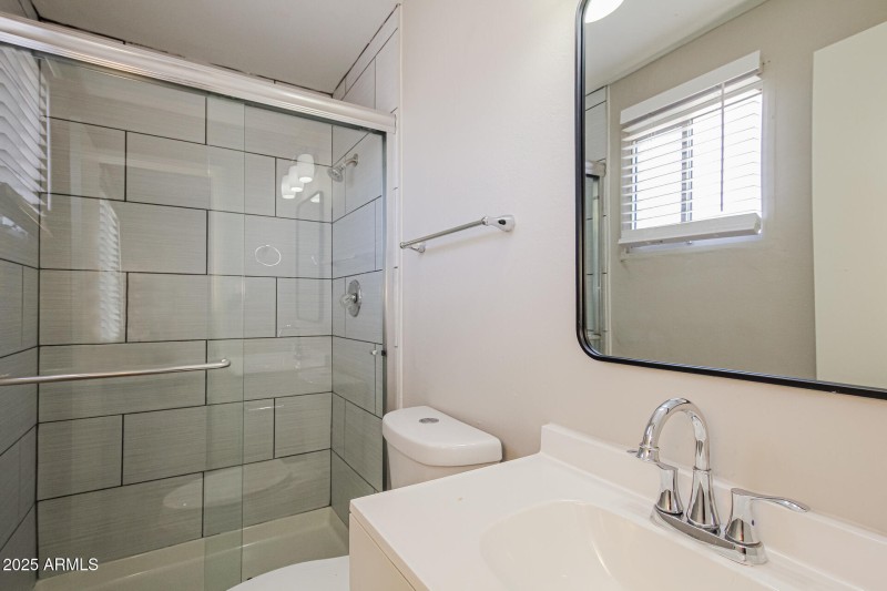 014-photo-main-bathroom-14611831