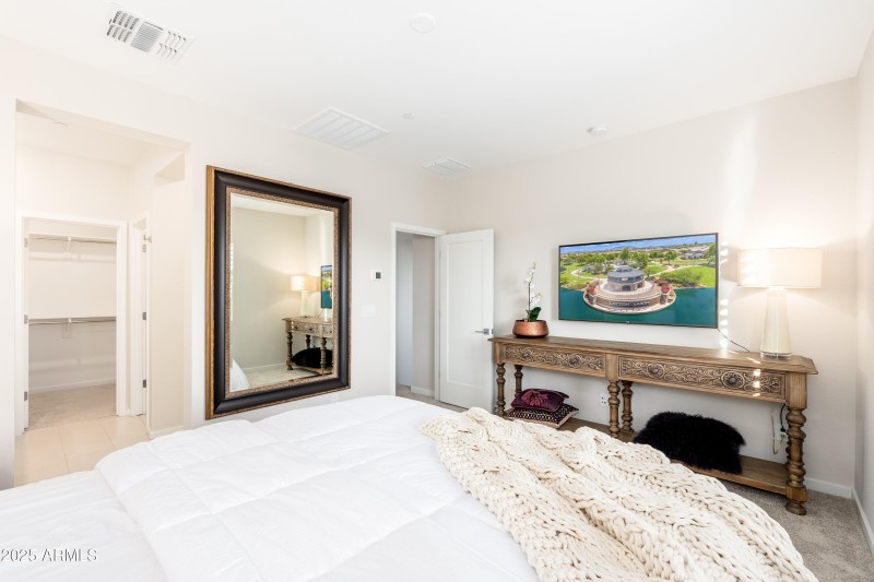 724 E Lark St UNIT 102 - 17