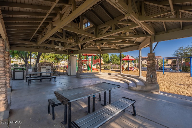 Layton Lakes - Corral Ramada - 01