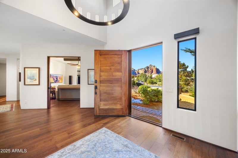 209 Calle Francesca - Foyer