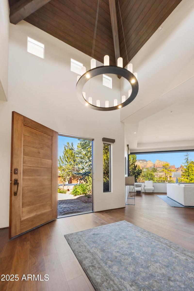 209 Calle Francesca - Foyer