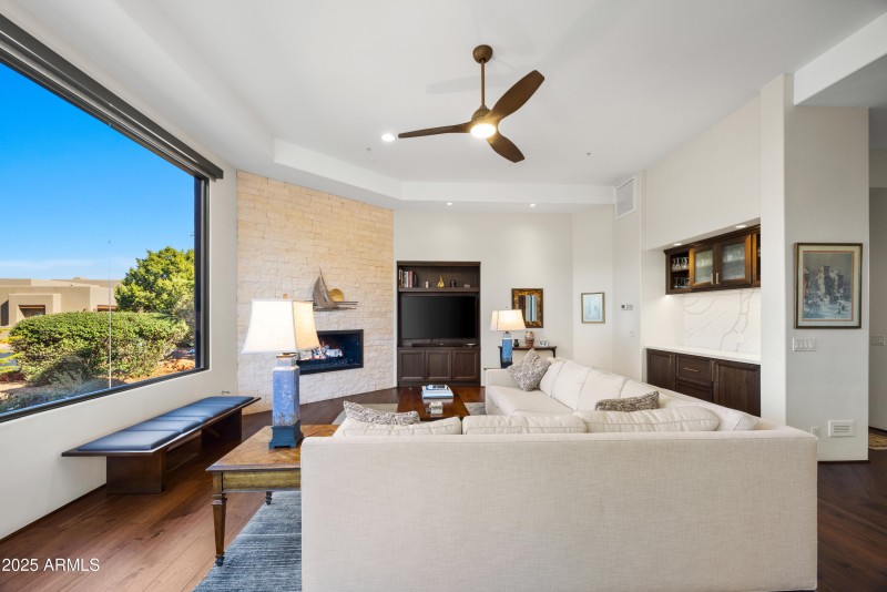 209 Calle Francesca - Living room